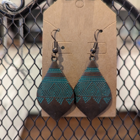 Earring Lot - Picture 3 of 8